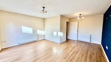 3 bedroom House To Let - Photo 4