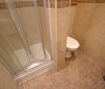 1 bedroom Flat To Let - Photo 2