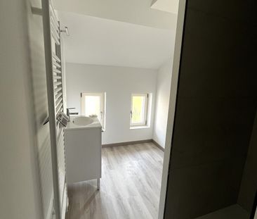 CENTRE-VILLE - T3 entièrement rénové de 68m² situé au 1er étage, av... - Photo 4