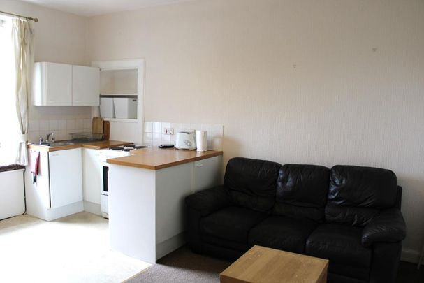 1 bed flat for rent in West End - Photo 1