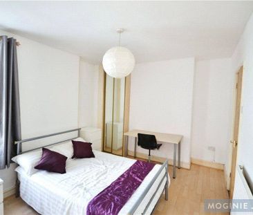 5 bedroom semi-detached house to rent - Photo 5