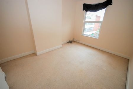 Worcester Street, Rugby, CV21 - Photo 3