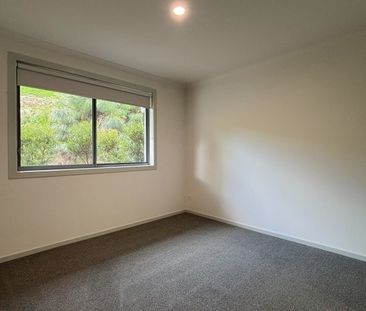 MOUNTAIN VIEWS ON QUIET CUL-DE-SAC STREET - Photo 6