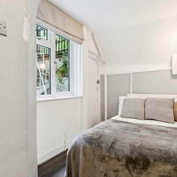 Cornwall Gardens, London, SW7 - Photo 1