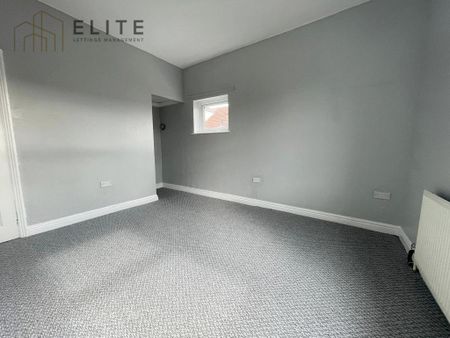 2 bedroom end of terrace house to rent - Photo 4