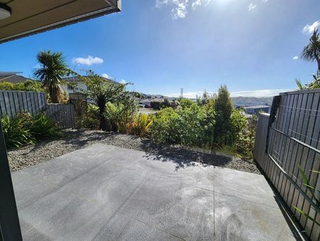 Charming 3 Bedroom Townhouse in Woodridge - Photo 4