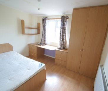 7 Bed - Becketts Park Crescent, Headingley, Leeds - Photo 4