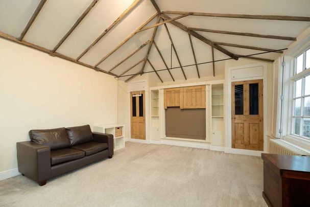 Studio to rent - Photo 1