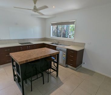 SPACIOUS DUPLEX - Photo 5