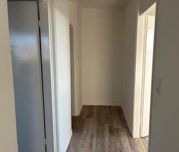 **Frisch RENOVIERTE helle Wohnung mit WUNDERBARER AUSSICHT** - Foto 1
