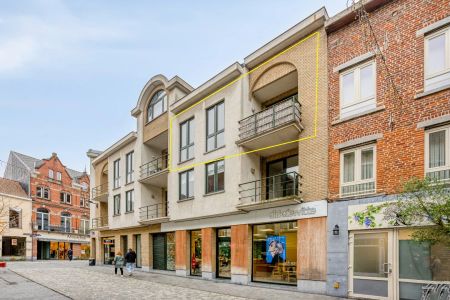 Ruime duplex (144m²) te huur centrum Halle, met 2 slpks, terras en autostpl - Foto 3