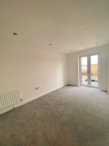 2 Bed Flat, Talbot Road, M32 - Photo 3