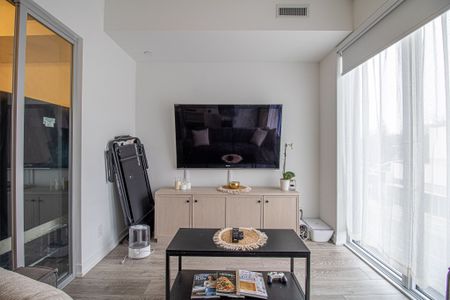 For Lease - 2020 Bathurst Street Unit# 326, Toronto, Ontario - Photo 2