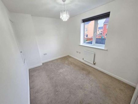 Kingsbridge Crescent, Middlesbrough, TS5 - Photo 3