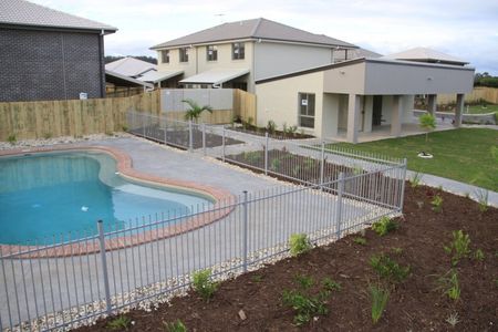 Modern Townhouse in Quiet Complex - Photo 3