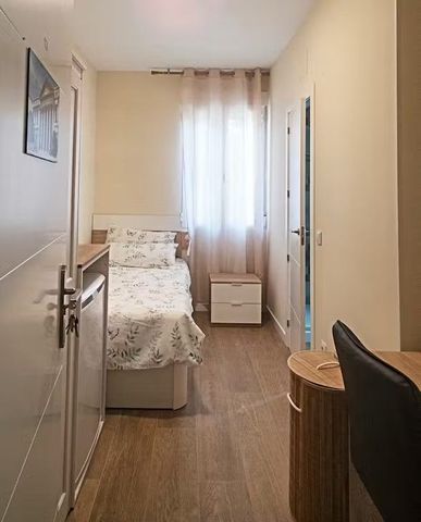 Calle de Zurbano, Madrid, Community of Madrid 28010 - Photo 4