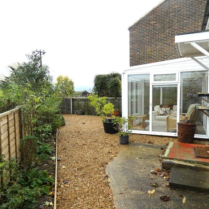 1 bedroom semi-detached house to rent - Photo 1