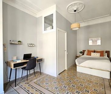 Carrer de Balmes, Barcelona, Catalonia 08007 - Photo 3