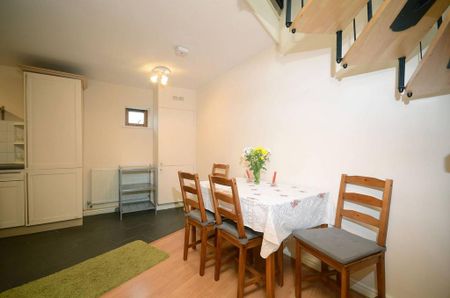 3 bedroom flat to rent - Photo 2