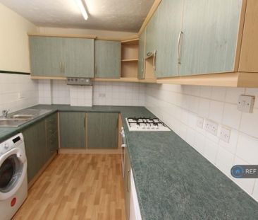 2 bedroom semi-detached house to rent - Photo 3