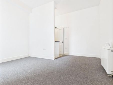 Property to rent - Photo 3
