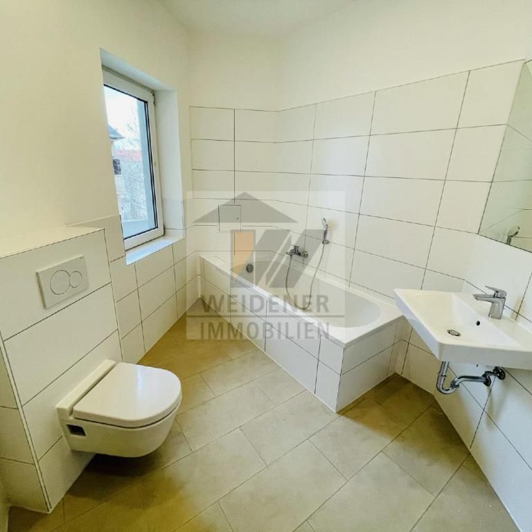großzügige 4 Raum Wohnung mit 2 Balkonen & modernen Bad mit Wanne! - Photo 1