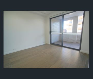 Contemporary Luxury Apartment - Photo 1