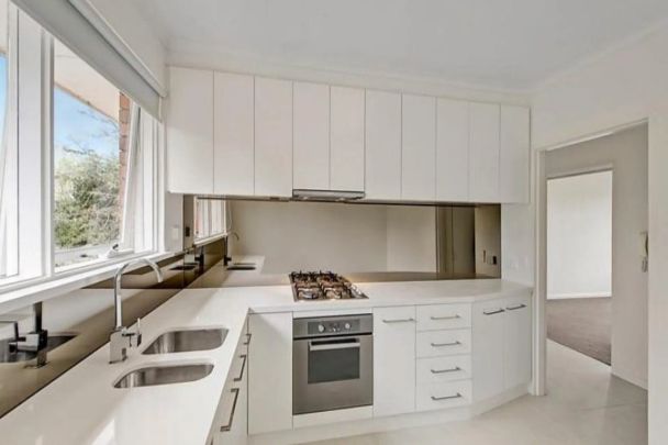 Unit 15/2 Brook Street, Hawthorn. - Photo 1