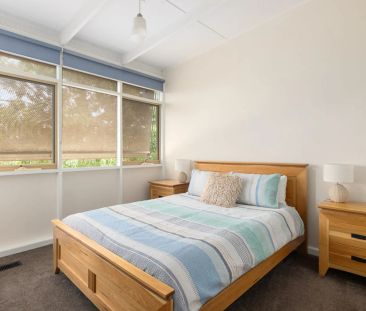 Hello…. Is it me you're looking for - Photo 1