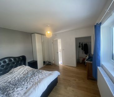 5 Bed Semi-Detached House, Saxon Road, SE25 - Photo 2