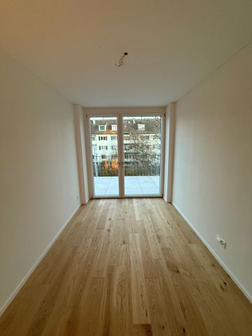 Comfortable living with balcony & public transport connection – new build apartment - Photo 4