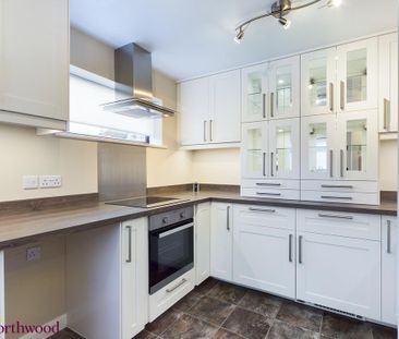 4 bedroom terraced house to rent - Photo 6