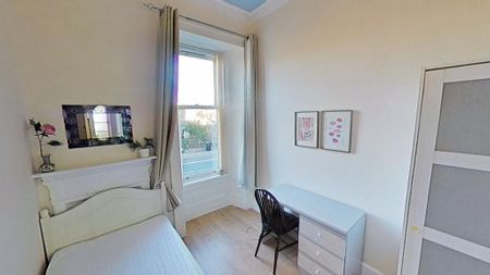 4 bedroom flat to rent - Photo 4