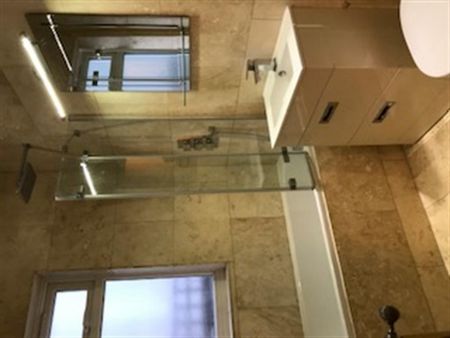 2 bedroom Flat To Let - Photo 5