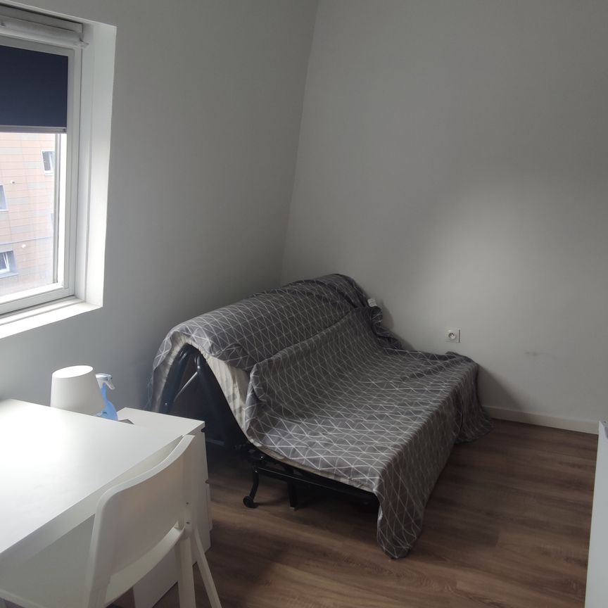 Location Appartement 1 pièce 12m² - Photo 1