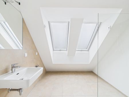 Lichtdurchflutete 2-Zimmer-DG-Wohnung mit Terrasse in U2-Nähe - Foto 5