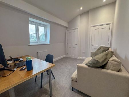 5 bedroom townhouse to rent - Photo 4