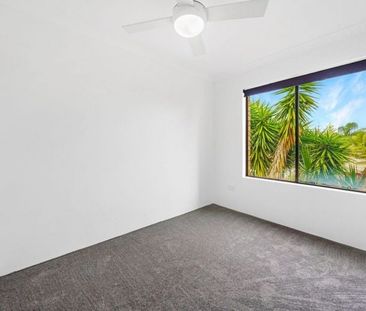 Open Plan Bright Unit! - Photo 4