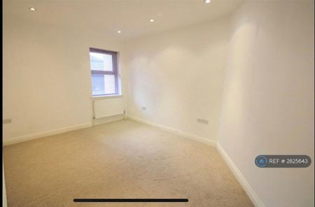 3 bedroom flat to rent - Photo 5