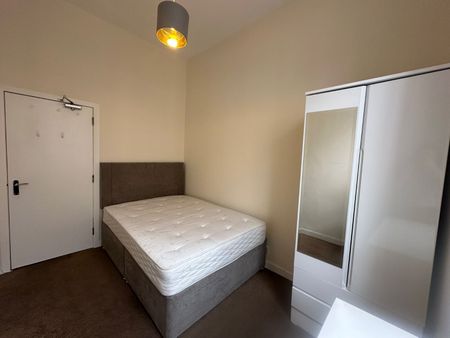 5 bedroom apartment to rent - Photo 3