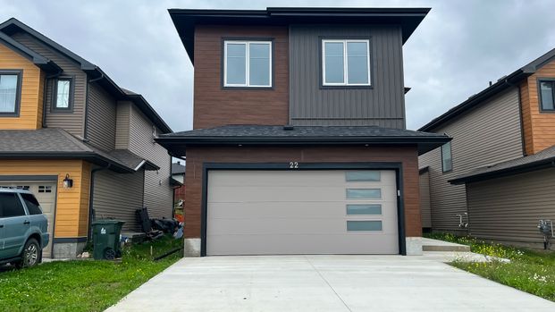 4 Bed Beautiful Home For Rent In Spruce Grove. - Photo 1