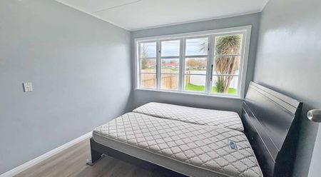 THREE BEDROOMS IN SHANNON - Photo 2