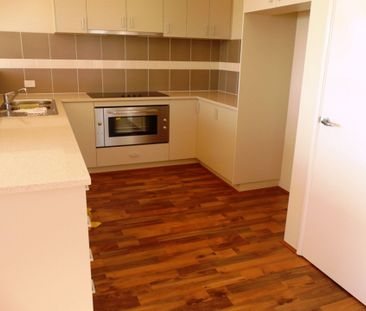 Stunning 2-Storey 4-Bedroom Home with Ocean Views in Two Rocks! - Photo 4