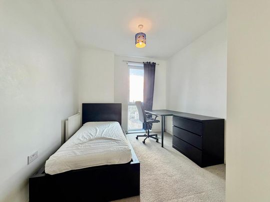 3 bedroom flat to rent - Photo 1