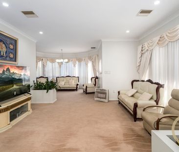 WALKING DISTANCE TO LOCAL SHOPS - Photo 2