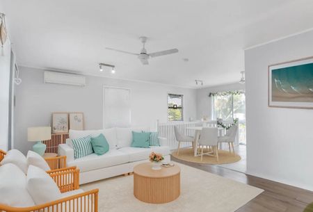 Smithfield - Photo 2