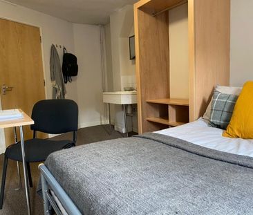 4 Bed - Flat 18, Cathedral Court â€“ 4 Bed - Photo 5