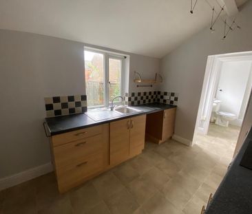 2 bedroom terraced house to rent - Photo 1