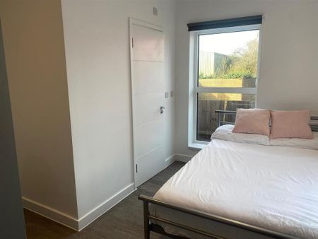 1 bedroom in a house share to rent - Photo 5