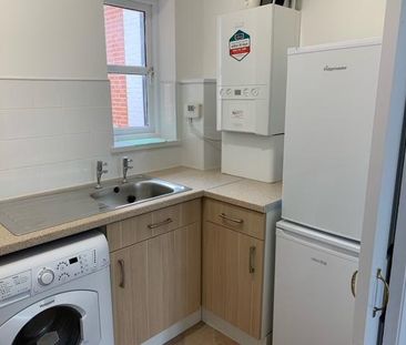 2 bedroom flat to rent - Photo 4